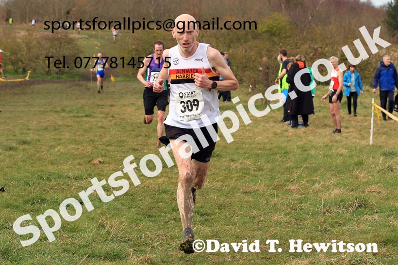 Men 35 to 60 in the 2023 BMAF Cross Country Champs., Wallsend. Photo: David T. Hewitson/Sports for All Pics